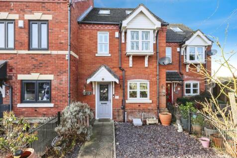 3 bedroom terraced house for sale