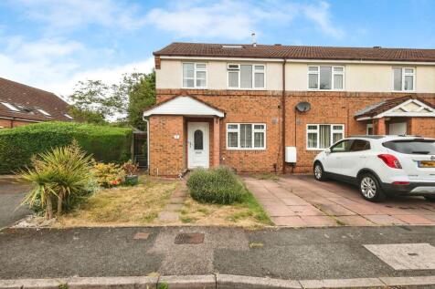 4 bedroom end of terrace house for sale