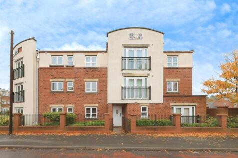 2 bedroom ground floor flat for sale