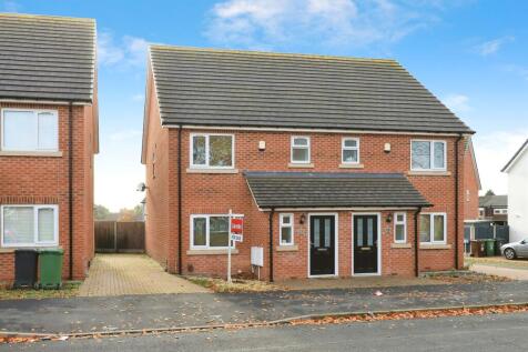 4 bedroom semi-detached house for sale