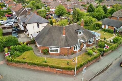 4 bedroom detached bungalow for sale