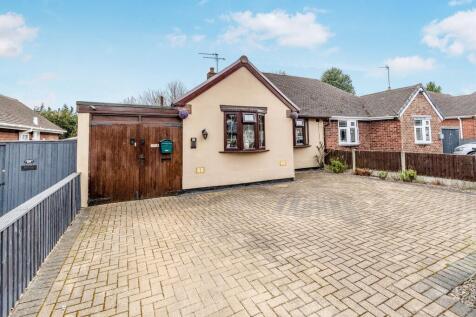 3 bedroom semi-detached bungalow for sale