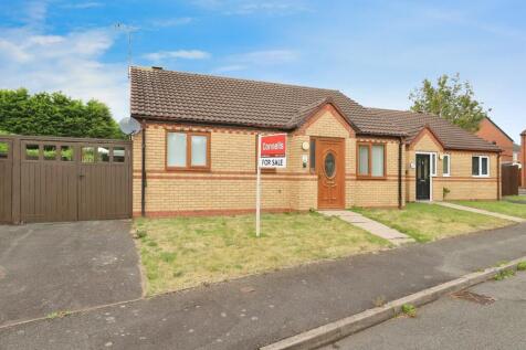 2 bedroom semi-detached house for sale