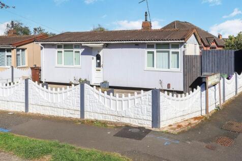 2 bedroom detached bungalow for sale