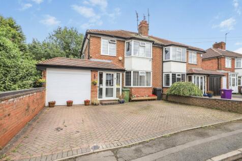 3 bedroom semi-detached house for sale