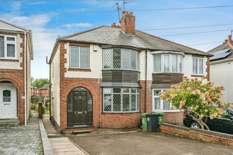 3 bedroom semi-detached house for sale