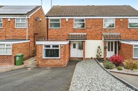 3 bedroom semi-detached house for sale