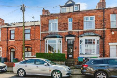 4 bedroom terraced house for sale