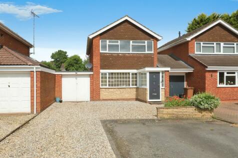 3 bedroom link detached house for sale