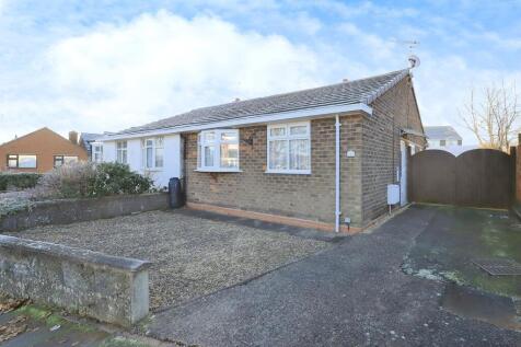 2 bedroom semi-detached bungalow for sale