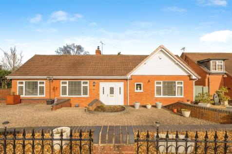 3 bedroom detached bungalow for sale