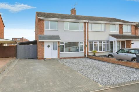 3 bedroom semi-detached house for sale