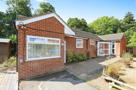 4 bedroom detached bungalow for sale