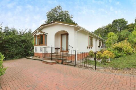 2 bedroom detached house for sale