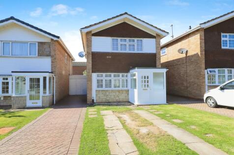 3 bedroom link detached house for sale