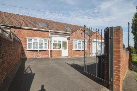 4 bedroom semi-detached bungalow for sale