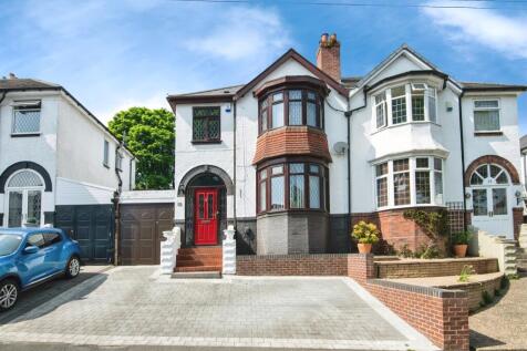 3 bedroom semi-detached house for sale