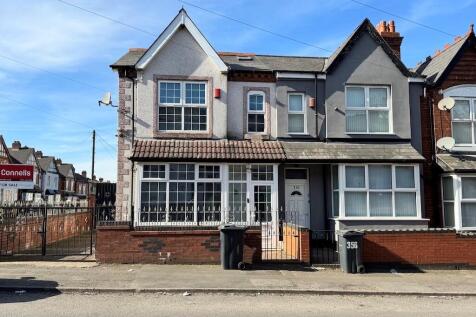 4 bedroom end of terrace house for sale