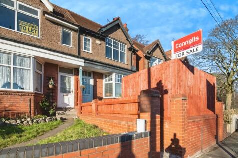 4 bedroom end of terrace house for sale