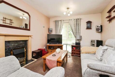 1 bedroom maisonette for sale