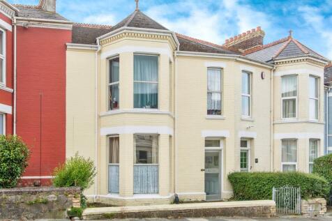 4 bedroom terraced house for sale