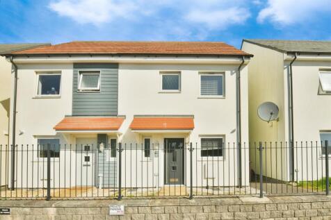 2 bedroom semi-detached house for sale