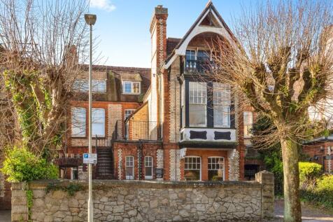 2 bedroom maisonette for sale