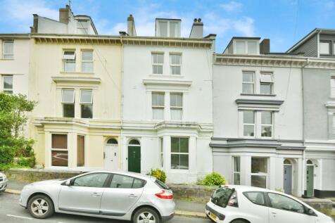 1 bedroom ground floor flat for sale