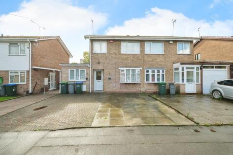 4 bedroom semi-detached house for sale