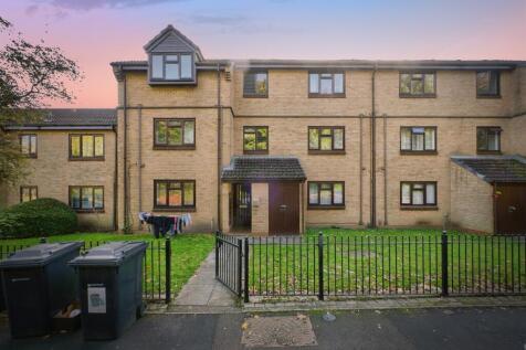 2 bedroom ground floor flat for sale