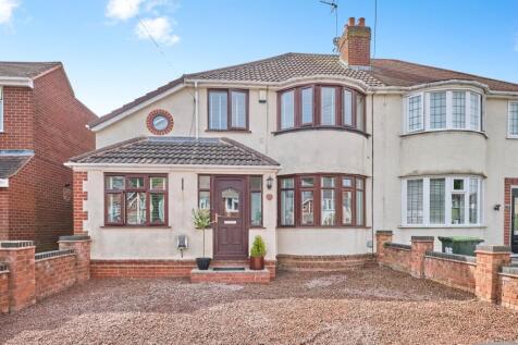 4 bedroom semi-detached house for sale