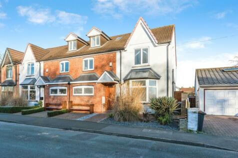 5 bedroom semi-detached house for sale