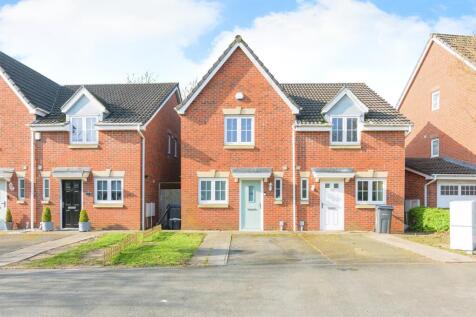 2 bedroom semi-detached house for sale