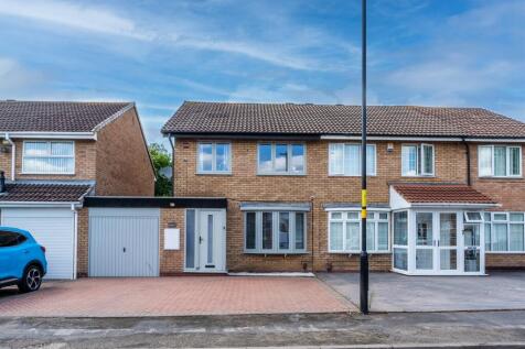 3 bedroom semi-detached house for sale