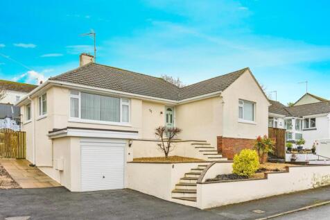 4 bedroom detached bungalow for sale