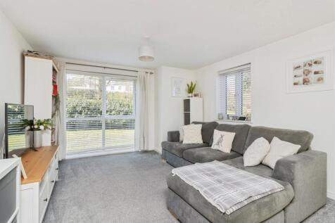 2 bedroom ground floor flat for sale