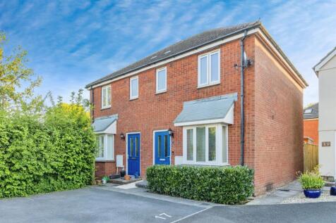 2 bedroom semi-detached house for sale