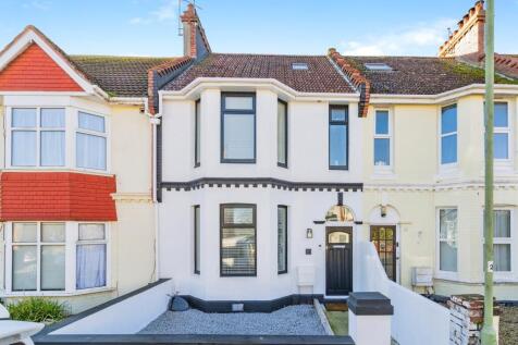 5 bedroom terraced house for sale