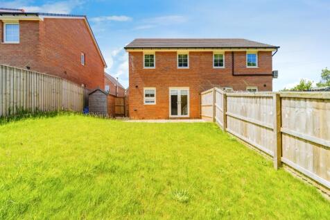 3 bedroom semi-detached house for sale