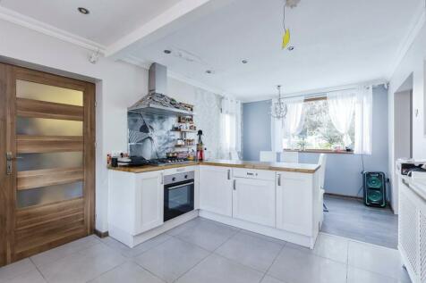 3 bed semi-detached house