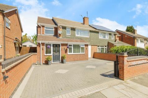 4 bedroom semi-detached house for sale
