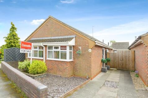 2 bedroom detached bungalow for sale