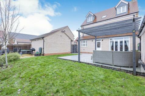 5 bedroom detached house for sale