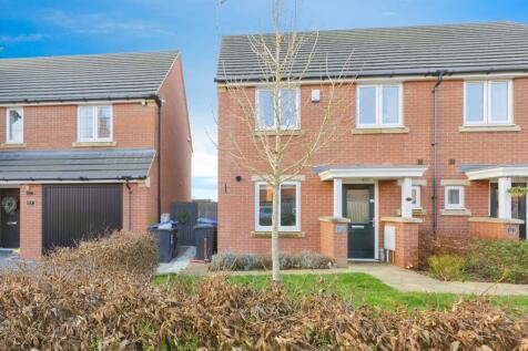 3 bedroom semi-detached house for sale