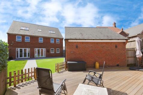 5 bedroom detached house for sale