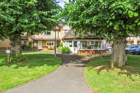 1 bedroom ground floor flat for sale