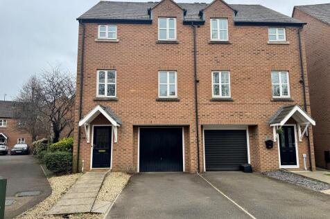 4 bedroom town house for sale