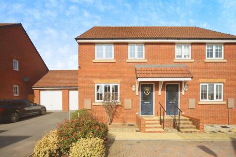 3 bedroom semi-detached house for sale