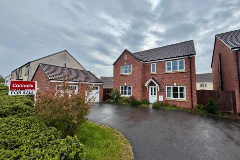 5 bedroom detached house for sale