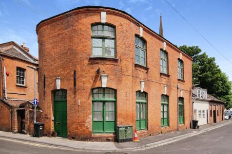 2 bedroom maisonette for sale